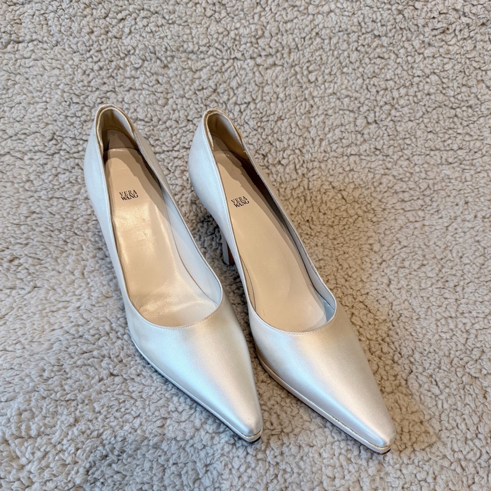 Vera Wang Shimmering White Heels